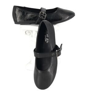 Olivia Miller Mary Jane Ballet Flats Unembellished Style 6.5 Glossy Black Crinkl